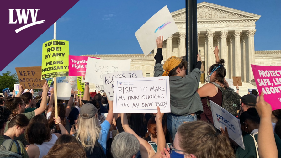 People protesting for reproductive rights in front of the US Supreme Court